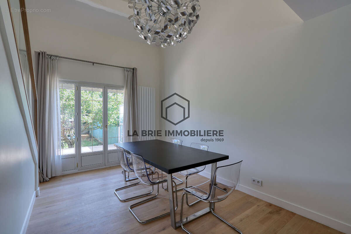 Maison à VILLECRESNES