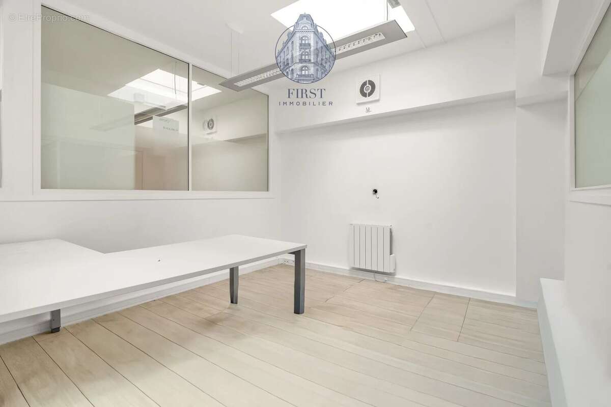 Commerce à PARIS-16E