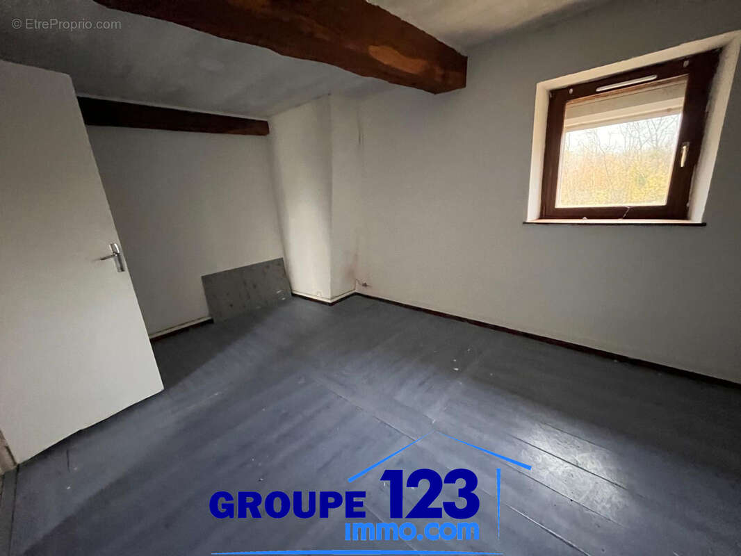 Appartement à BRIENON-SUR-ARMANCON