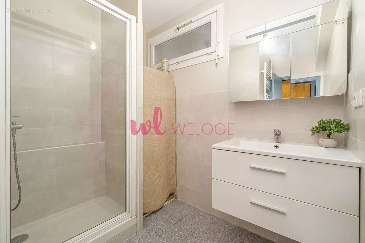 Appartement à MARSEILLE-5E
