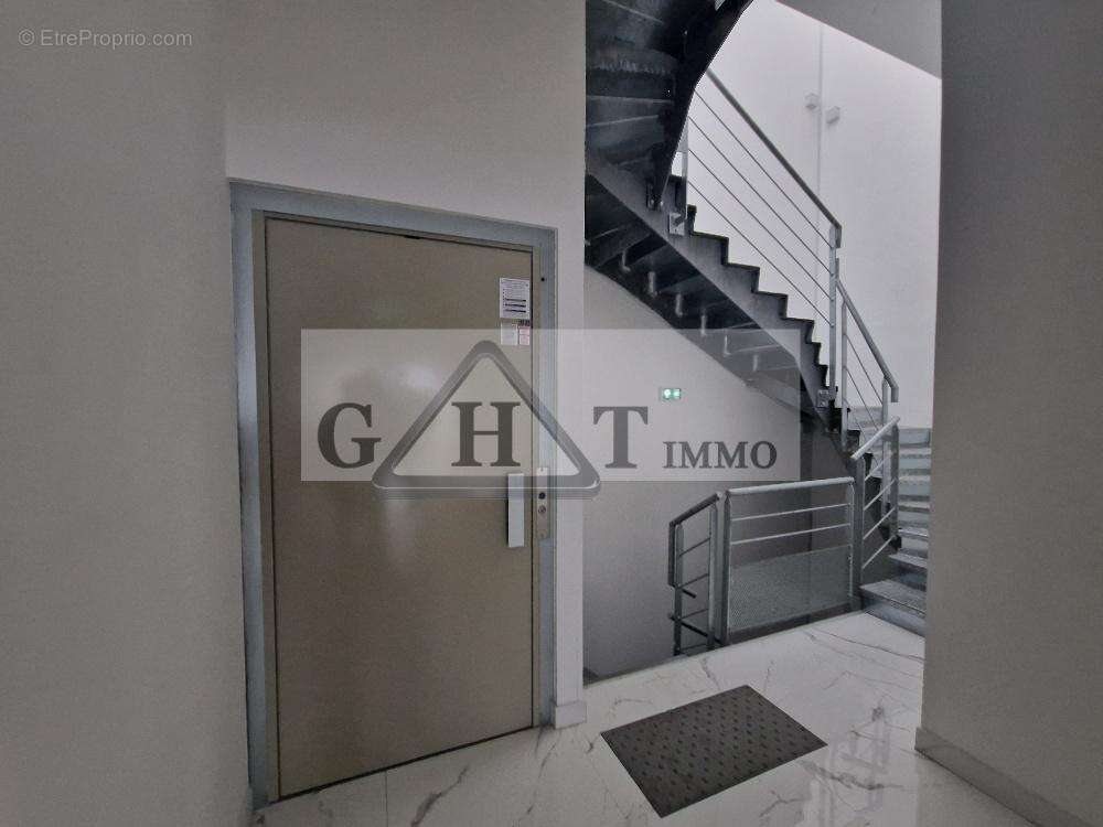 A vendre 593 m²  entrepot bureaux a tremblay en france - photo 13