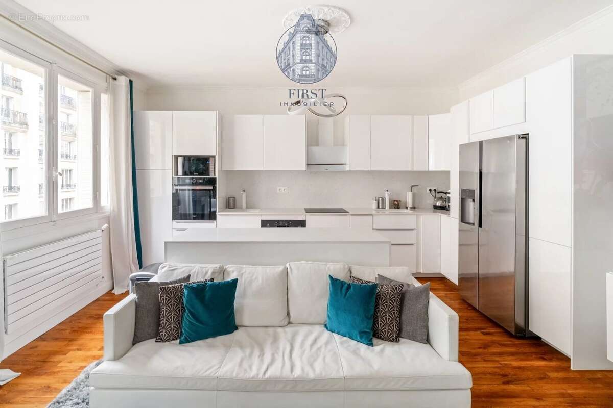 Appartement à PARIS-17E