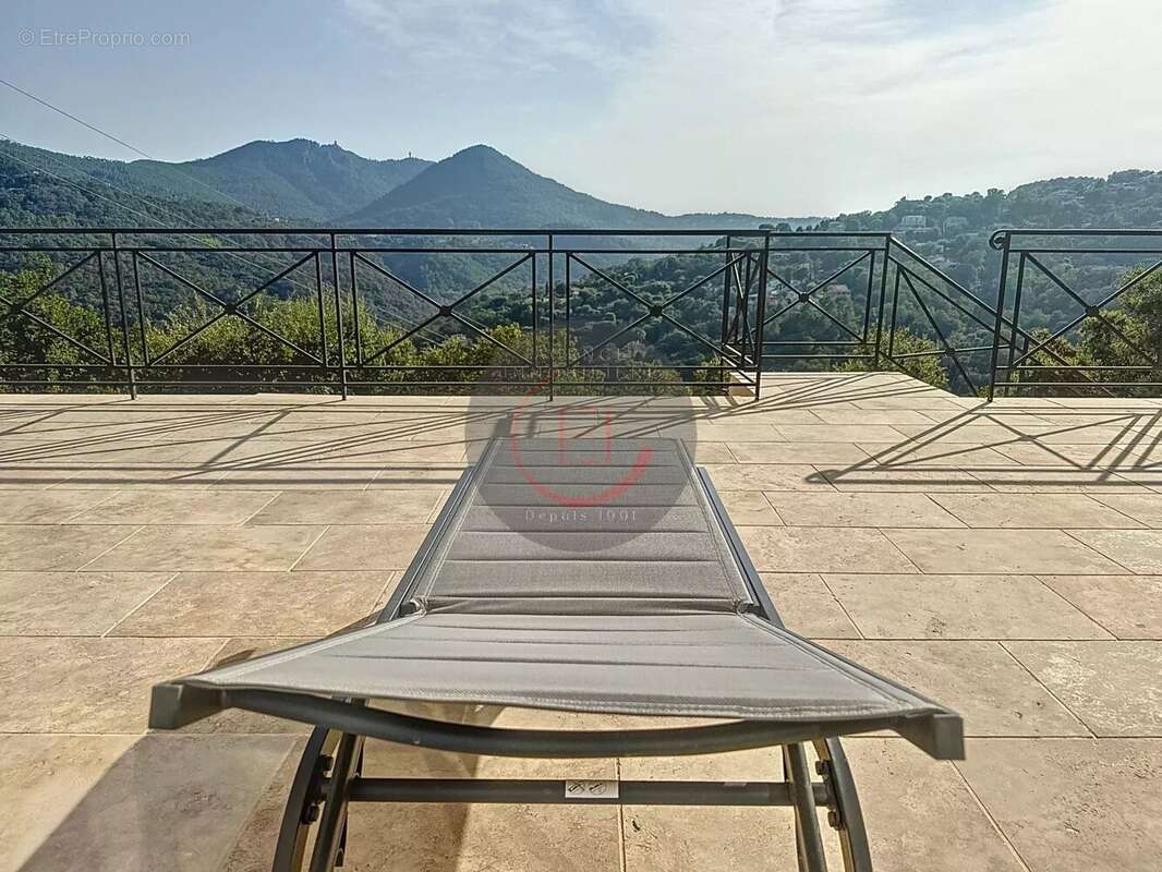 Maison à LES ADRETS-DE-L&#039;ESTEREL