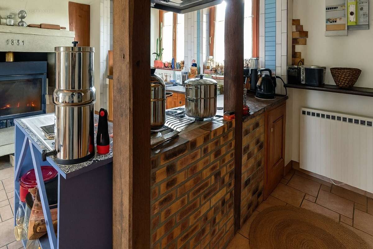 Maison à CHARETTE-VARENNES