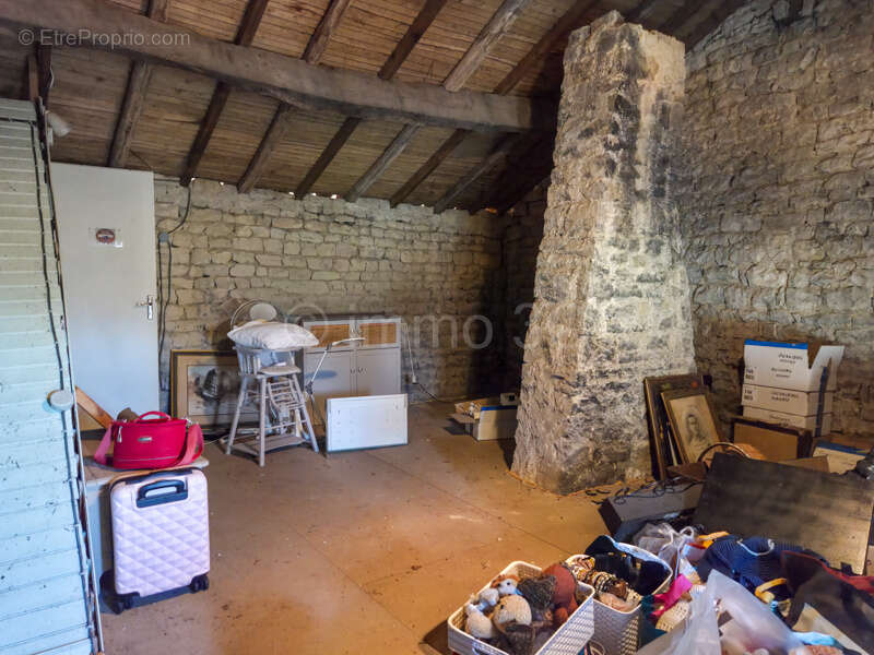 Maison à CHEF-BOUTONNE