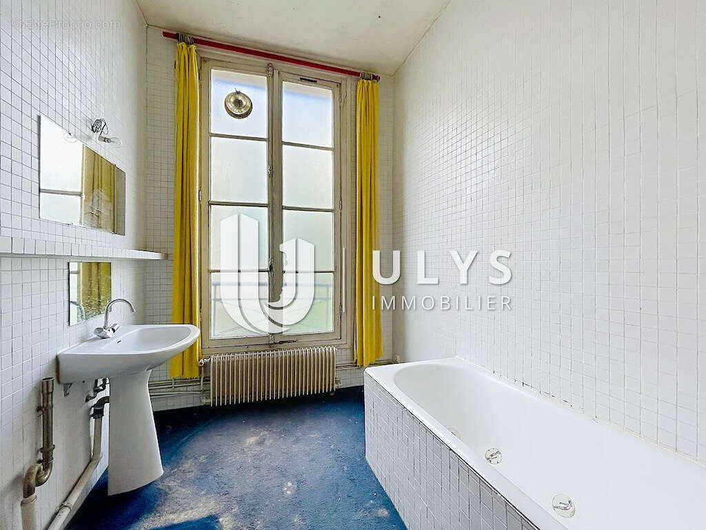 Appartement à PARIS-2E