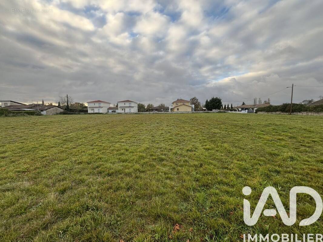 Photo 1 - Terrain à VACQUIERS