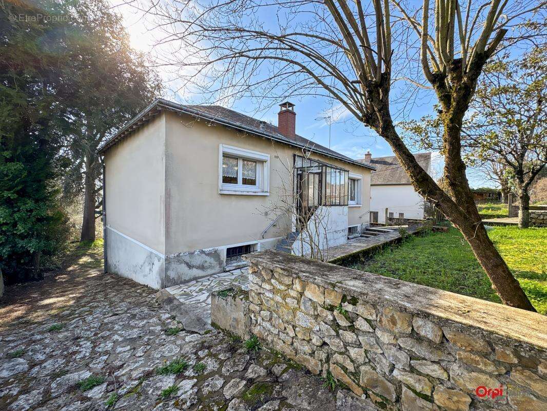 Maison à TAVERS