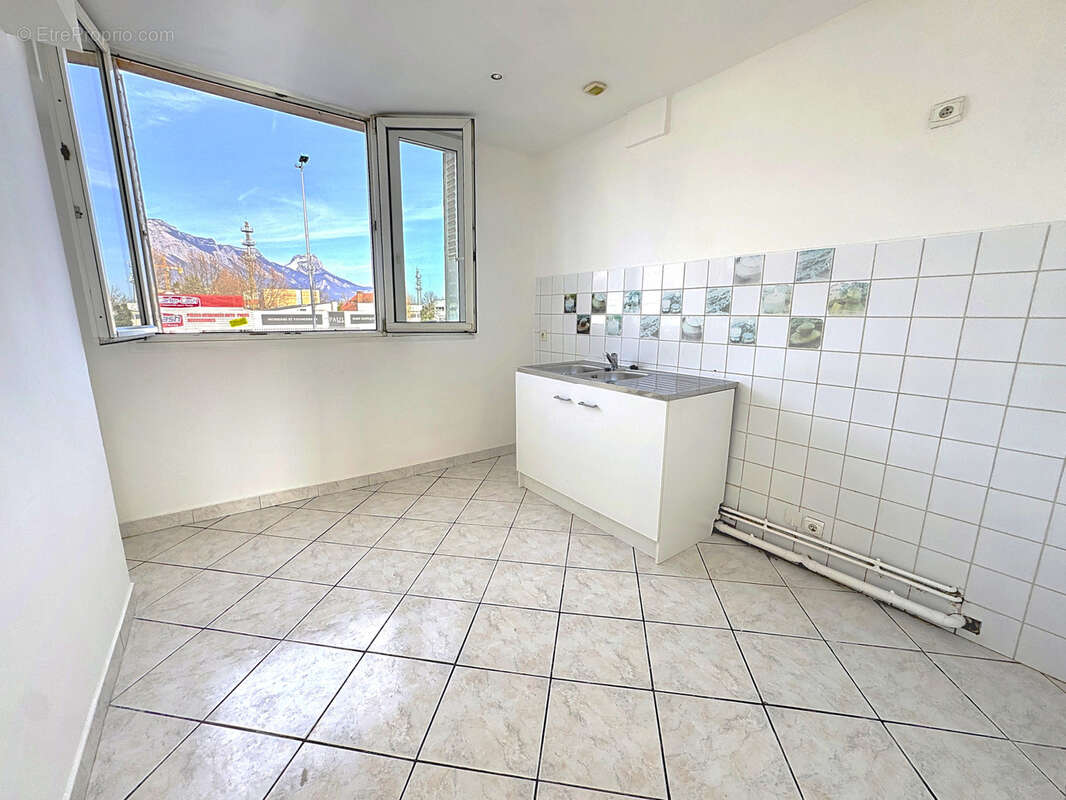 Appartement à SAINT-MARTIN-D'HERES