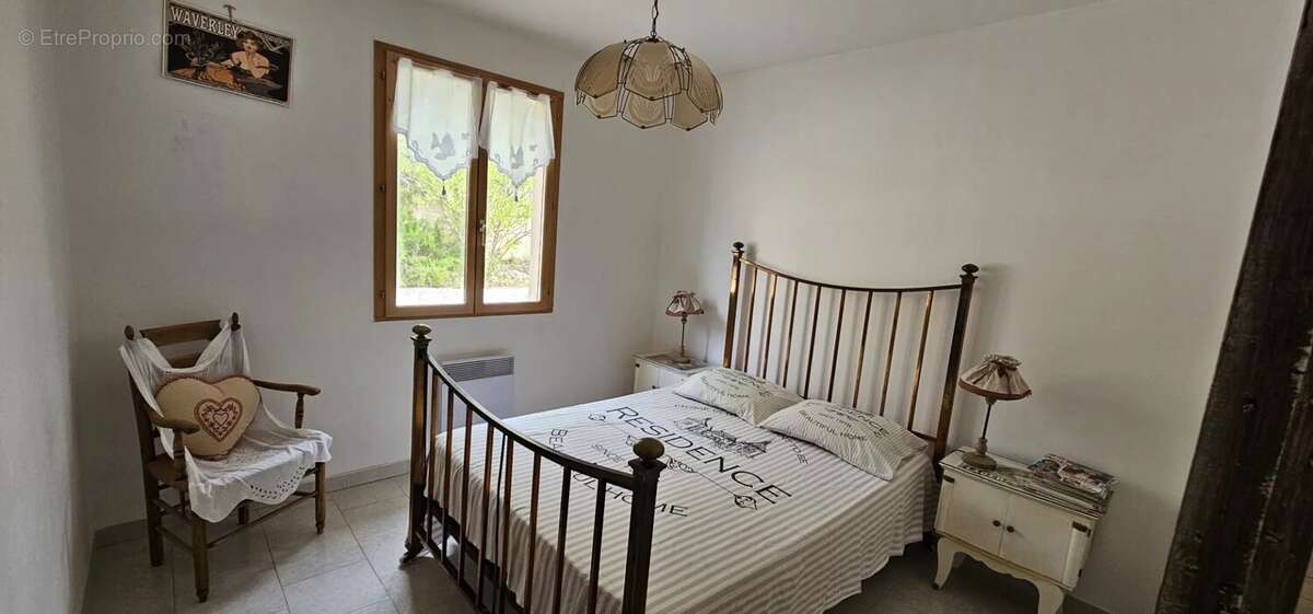 Maison à SAINTE-ANASTASIE-SUR-ISSOLE