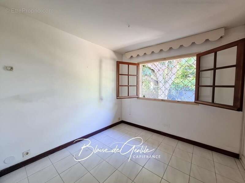 Maison à BAIE-MAHAULT