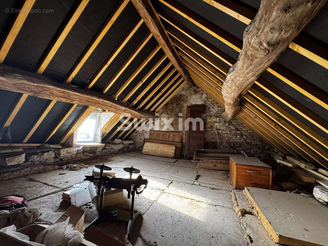 Maison à AVALLON