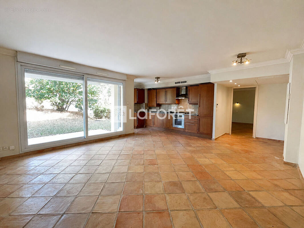 Appartement à VALBONNE