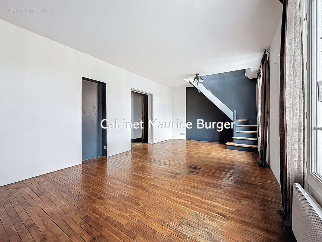 Appartement à COURBEVOIE