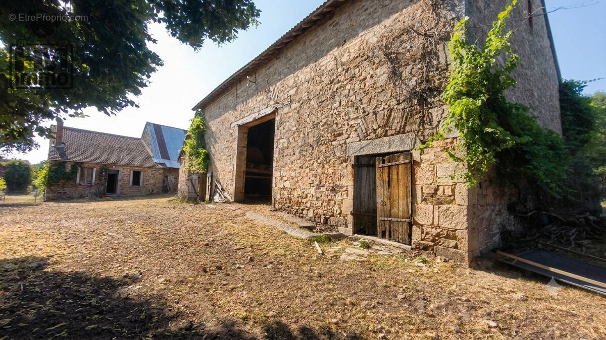 n°2 - Maison à LA ROCHE-L'ABEILLE