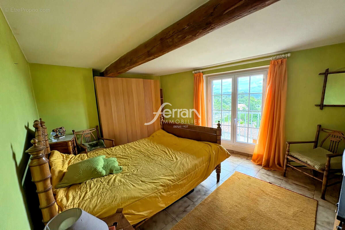Appartement à FIGANIERES