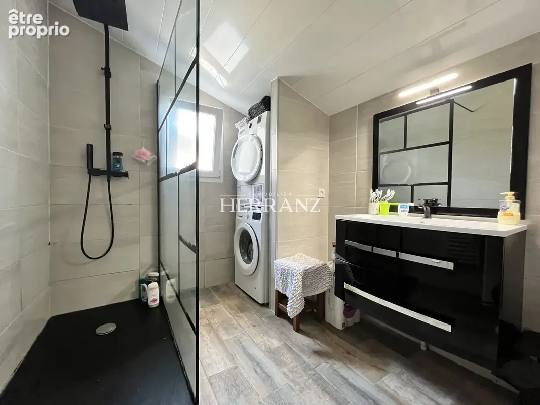 Maison rénovée 3 chambres sur terrain clos de 1 080 m2 à Saint-Denis-de-Pile - photo 11