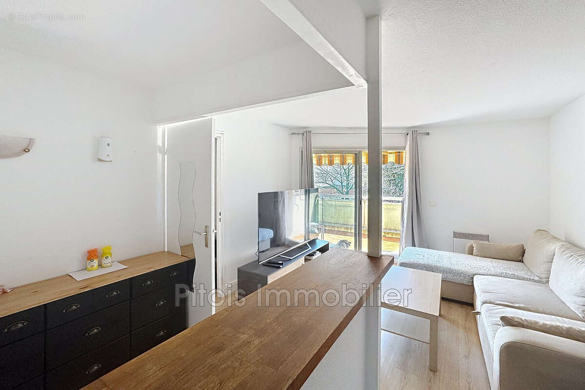 Appartement à VALLAURIS