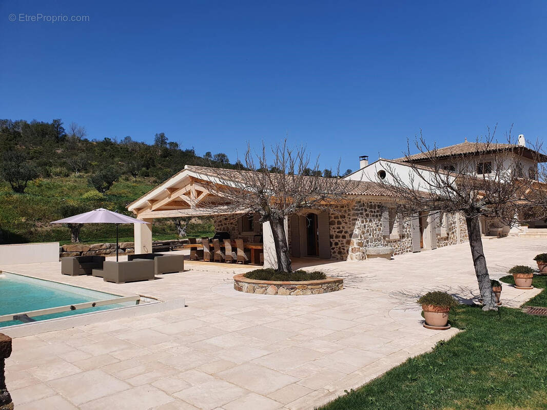 Maison à PLAN-DE-LA-TOUR