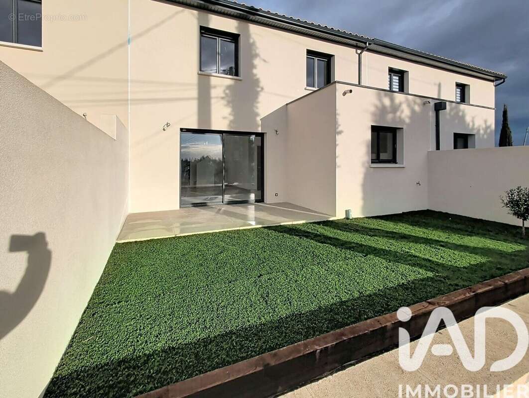 Photo 2 - Maison à SORGUES