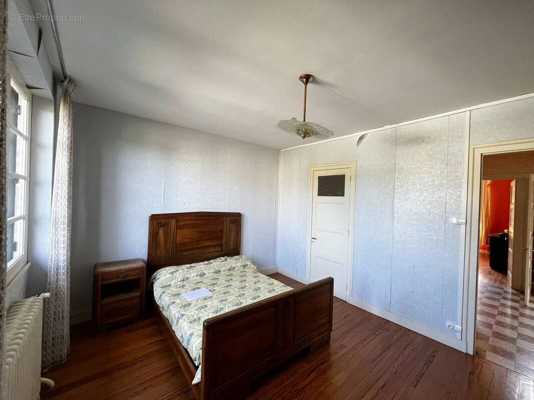 Maison à ANNOISIN-CHATELANS