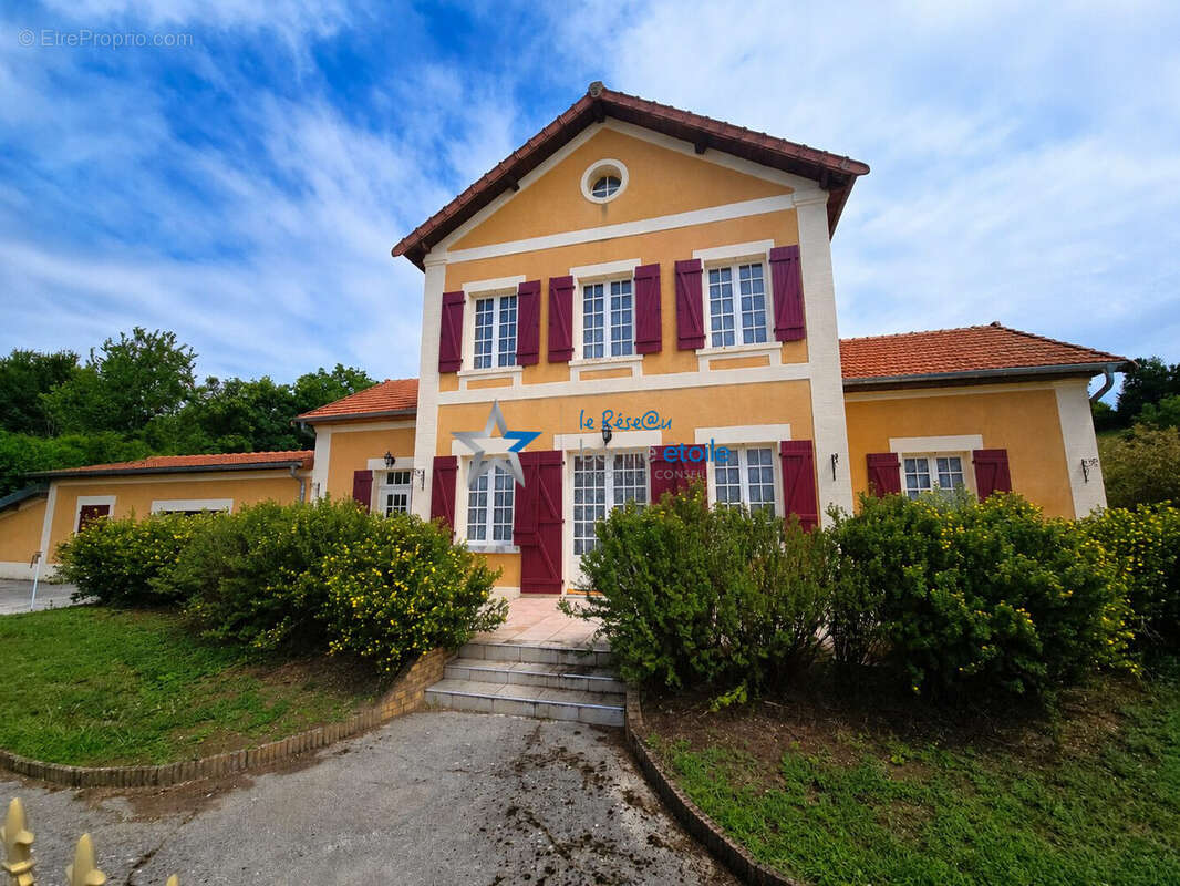 Maison à DOULEVANT-LE-CHATEAU