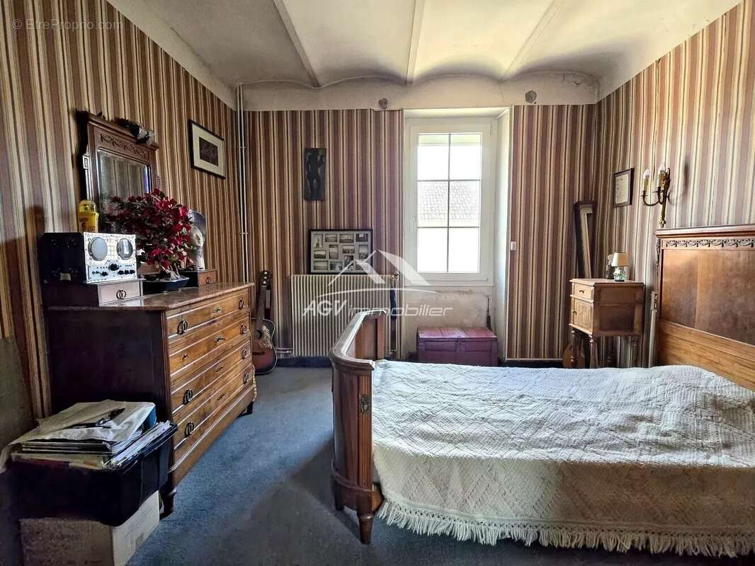 Maison avec local  et dépendances - photo 5