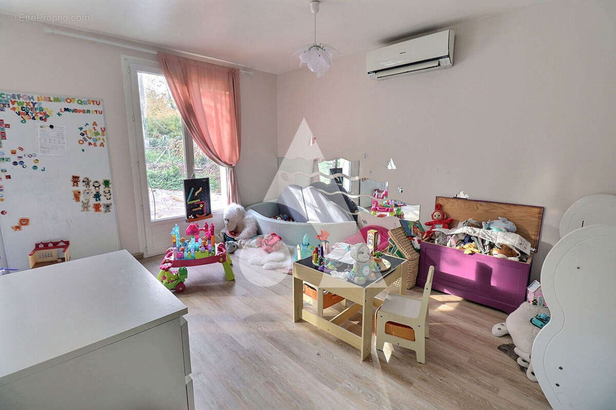 Maison à MERY-SUR-OISE