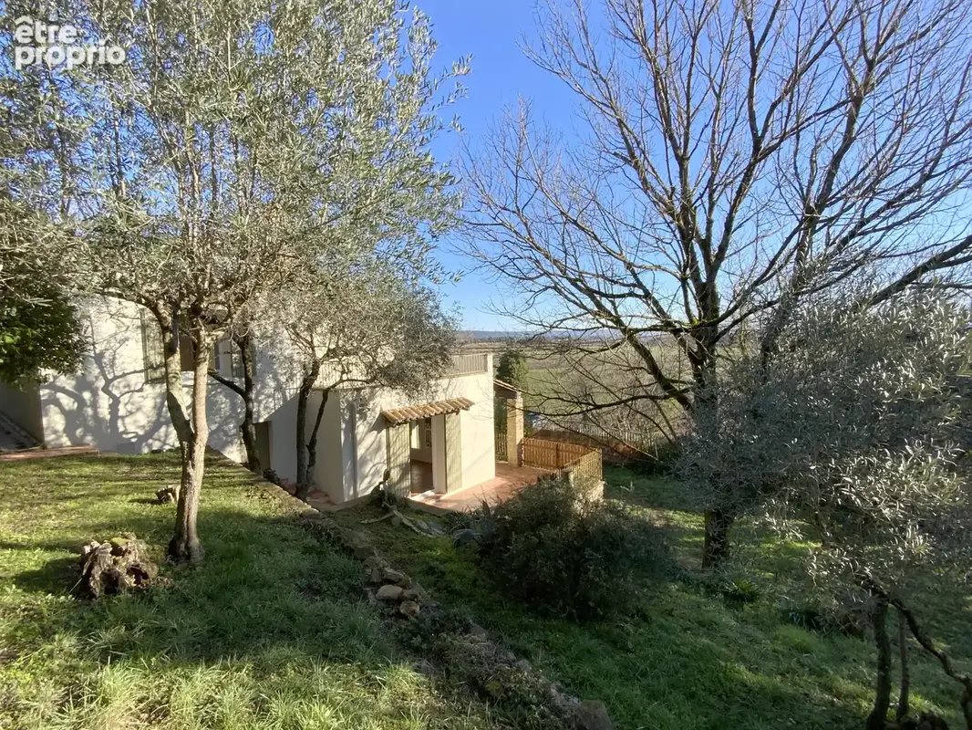Charmante villa avec vue et terrain arboré. - photo 5