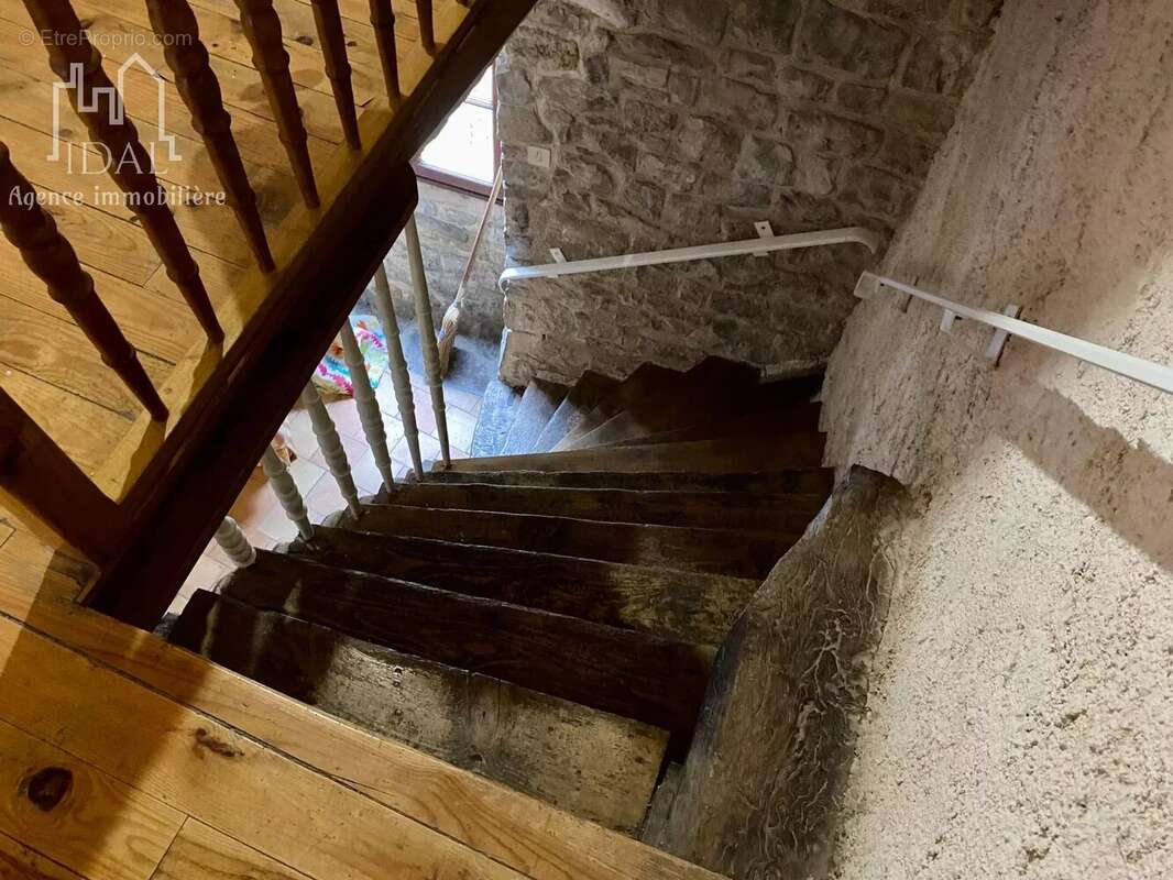 Maison à SEVERAC-LE-CHATEAU