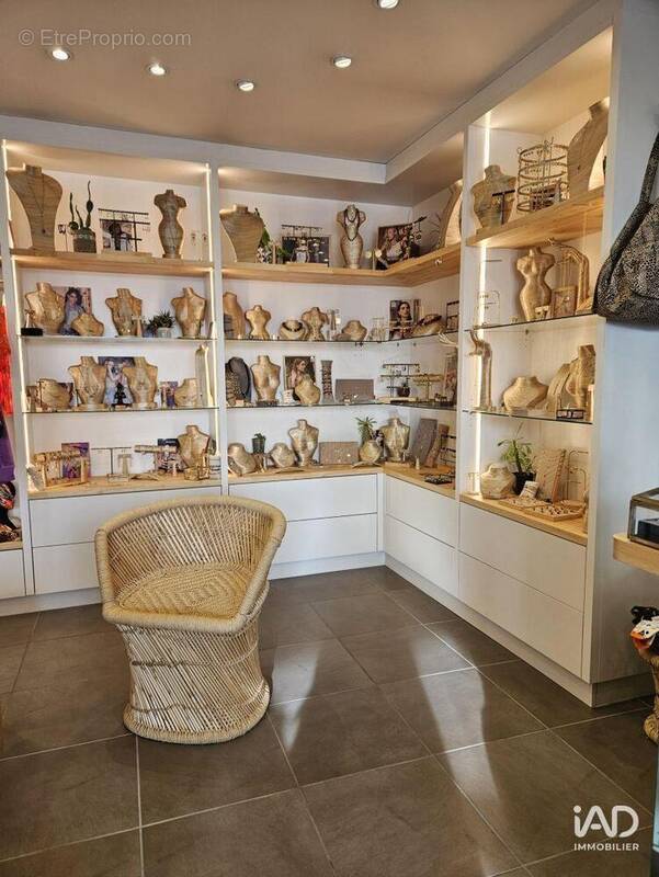 Photo 1 - Commerce à AUDIERNE