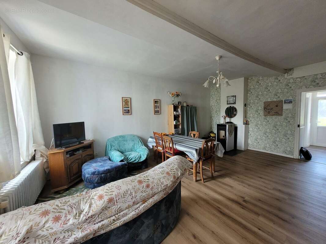 Maison à BELLOU-SUR-HUISNE