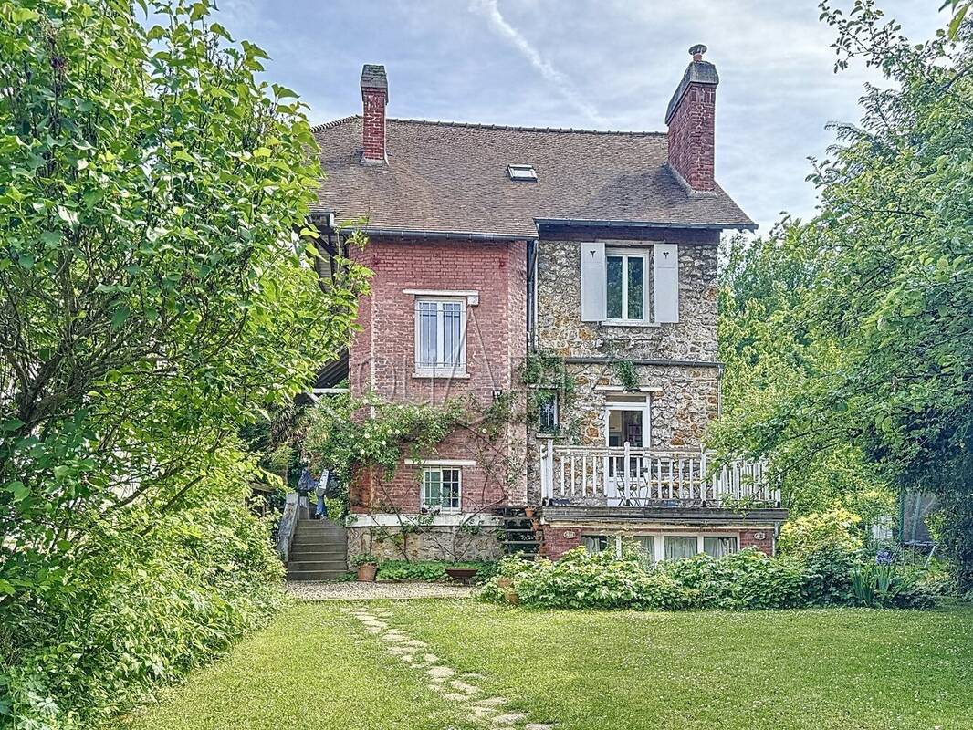 Maison à LA CELLE-SAINT-CLOUD