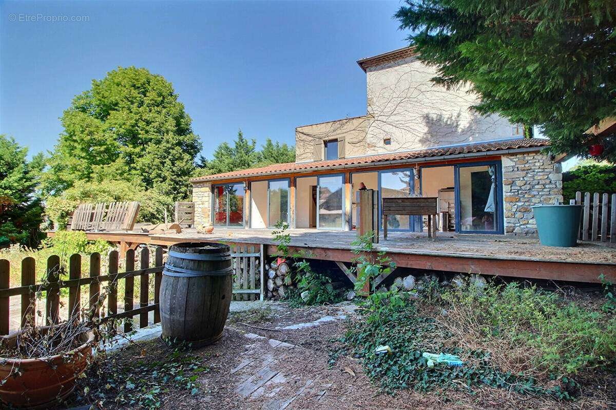 Maison 7 pièces 140 m² · à Saint-Georges-sur-Allier · 140 m² · 295 680 €