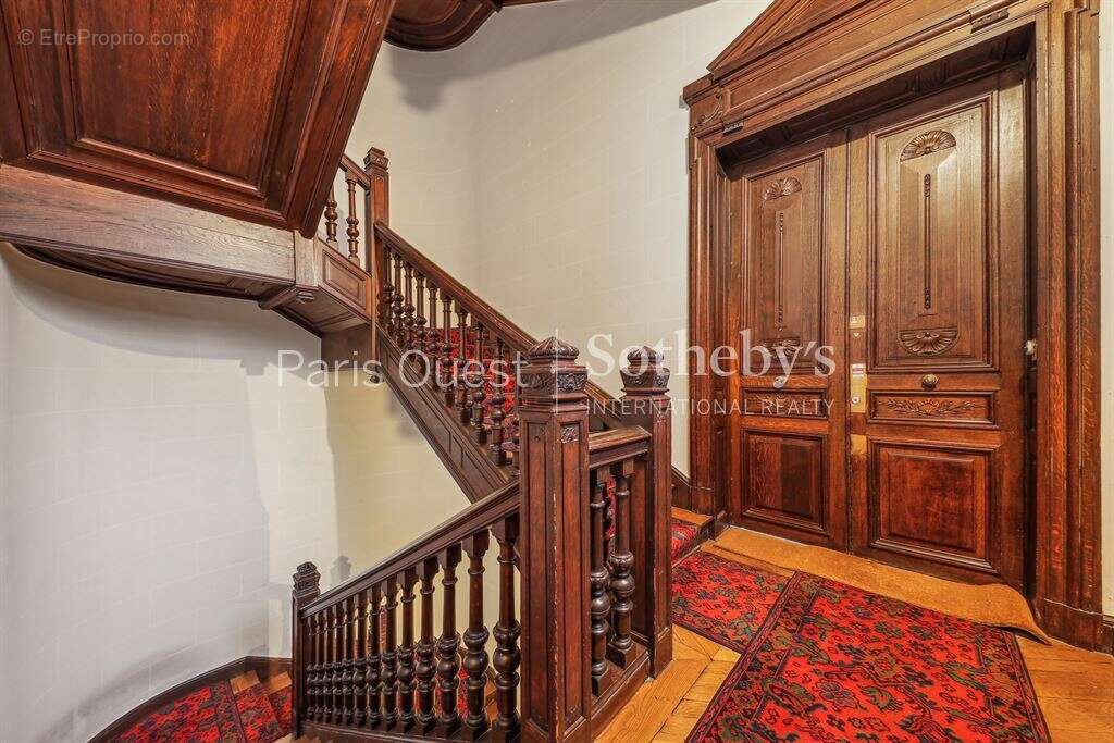 Appartement à PARIS-8E