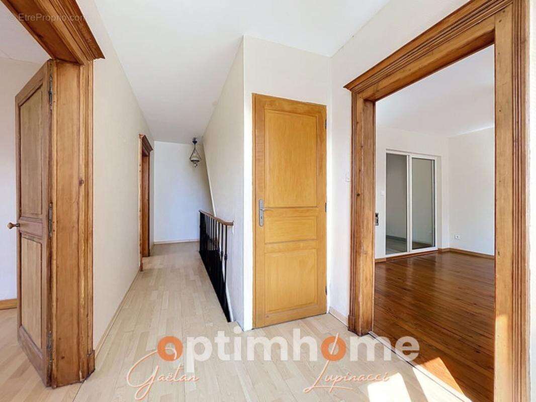 CLOUANGE – Grande maison familiale de 168 m² à deux pas du centre-ville ! - photo 8