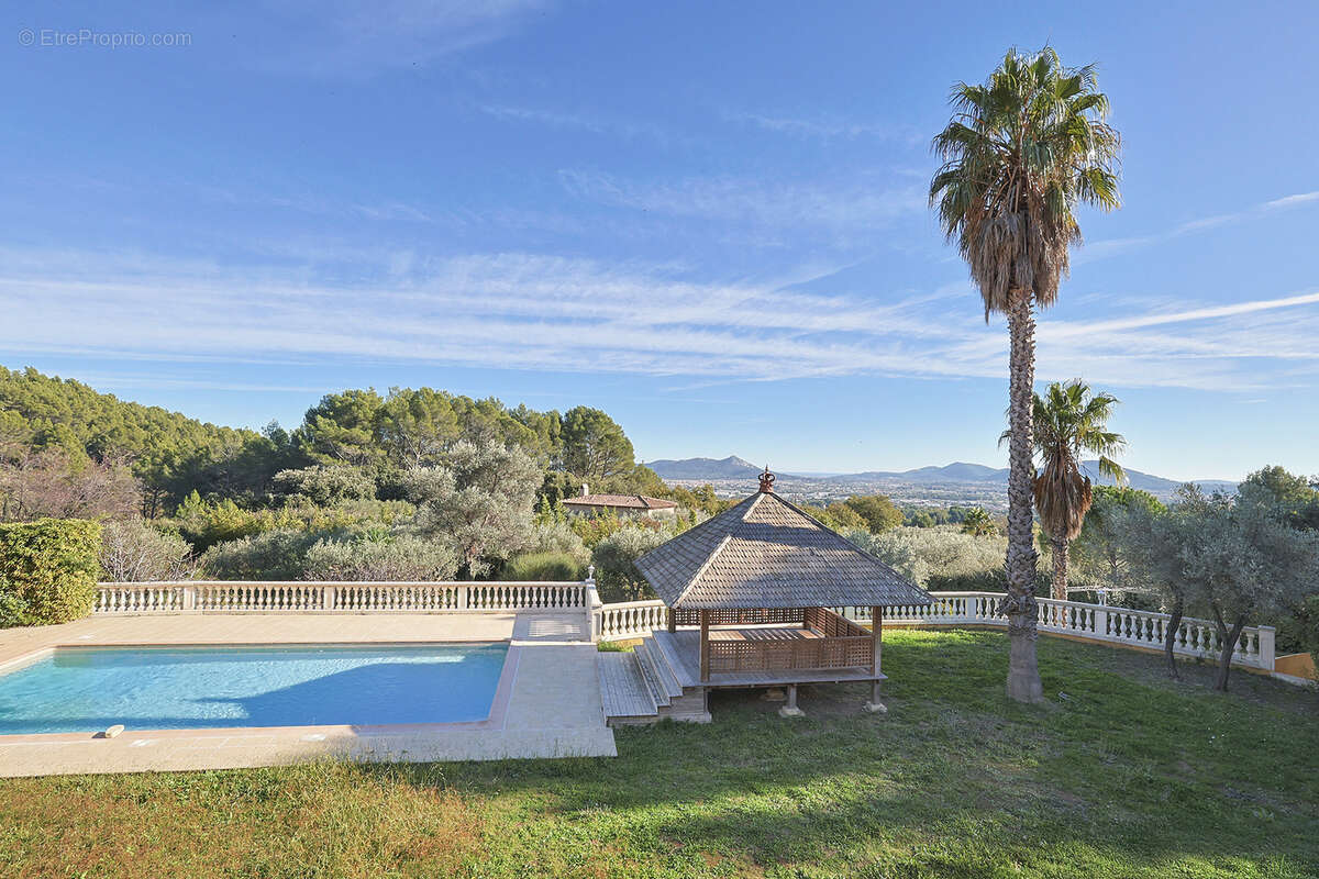 Maison à LA FARLEDE