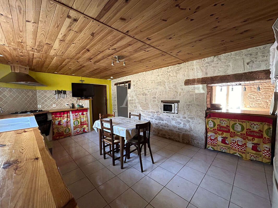 Maison à L'ILE-D'ELLE