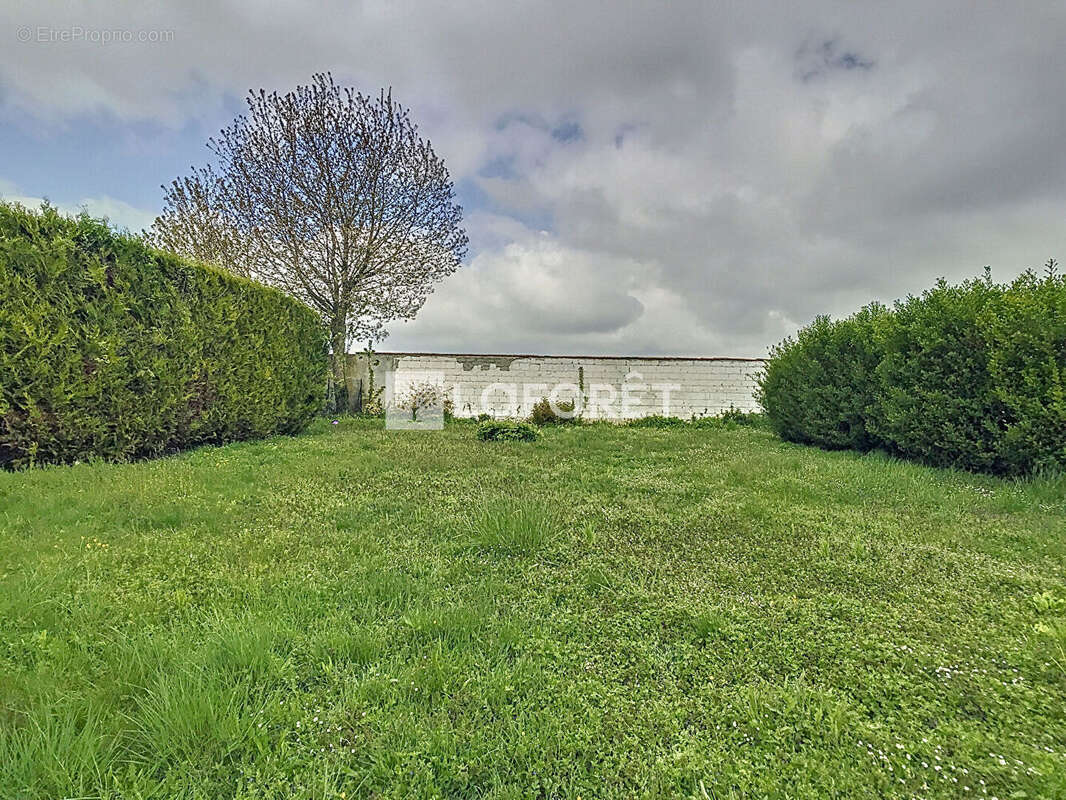 Maison à VILLERS-LE-CHATEAU