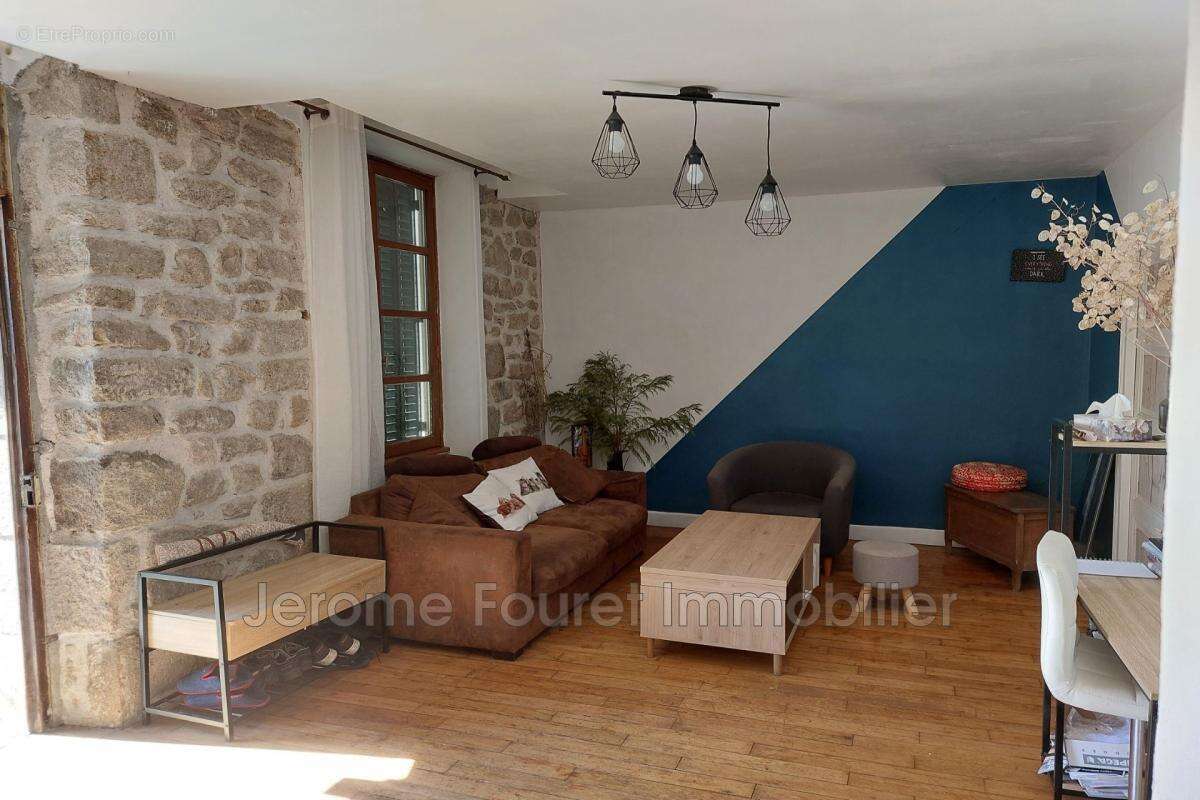 Maison à SOUDEILLES