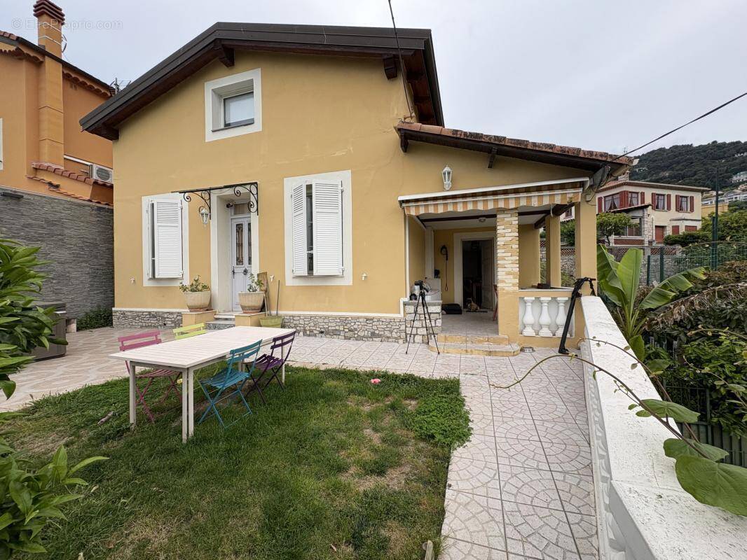 Appartement à ROQUEBRUNE-CAP-MARTIN