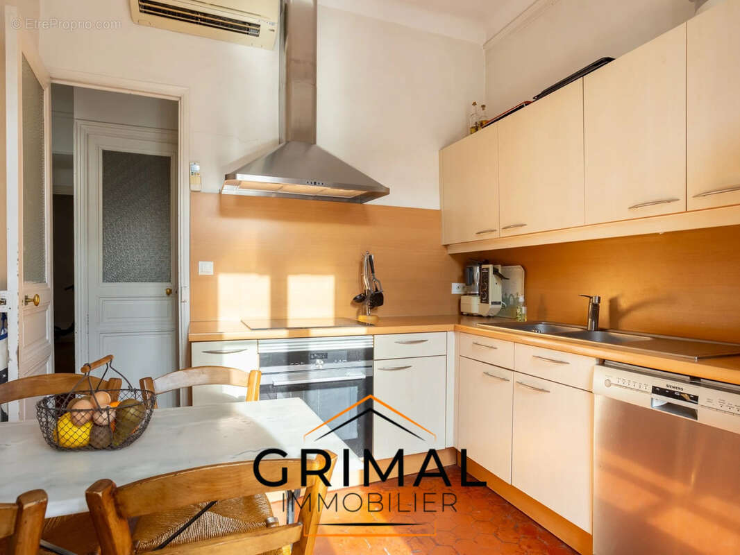 Appartement à MARSEILLE-1E