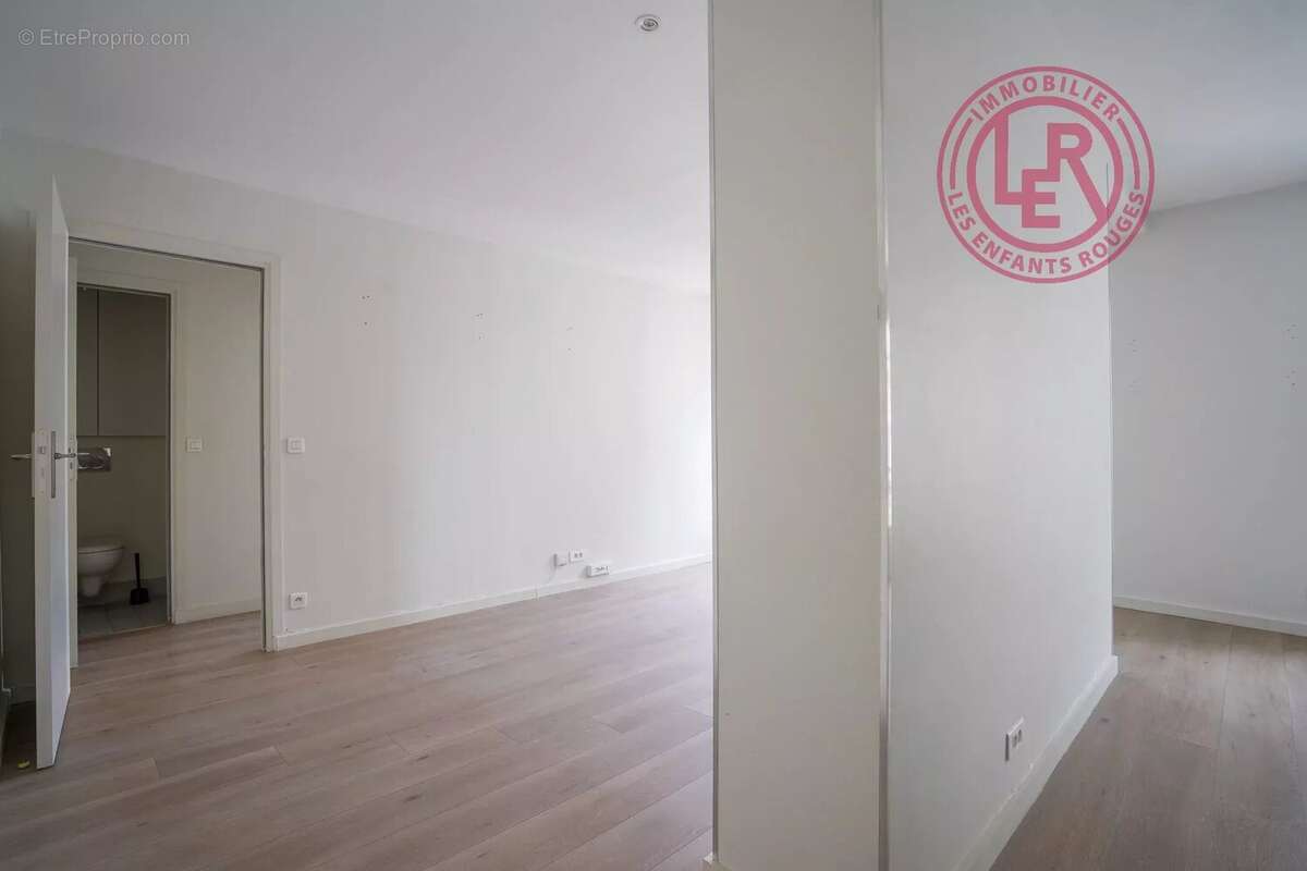 Paris 11ème - Roquette / Voltaire - Appartement 4 pièces en dernier étage avec ascenseur - photo 15