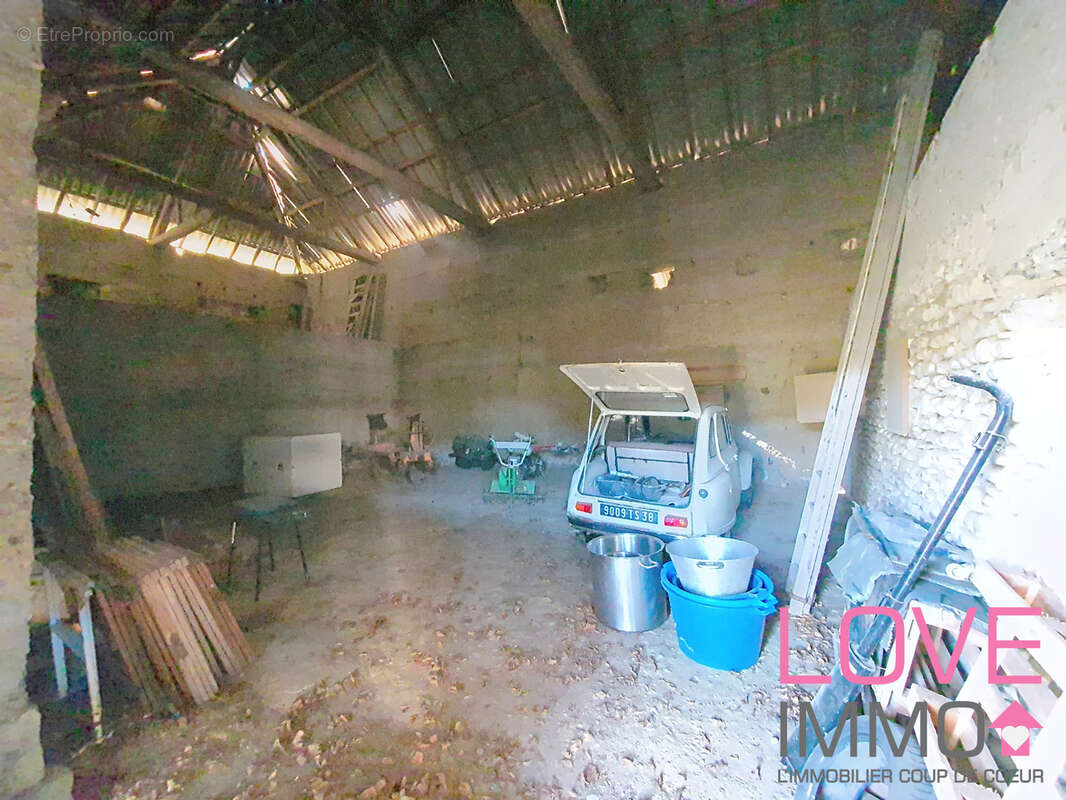 *** SOUS OFFRE ***  ENSEMBLE IMMOBILIER Maison dauphinoise de 179 m2 avec de nombreuses dépendances - photo 18