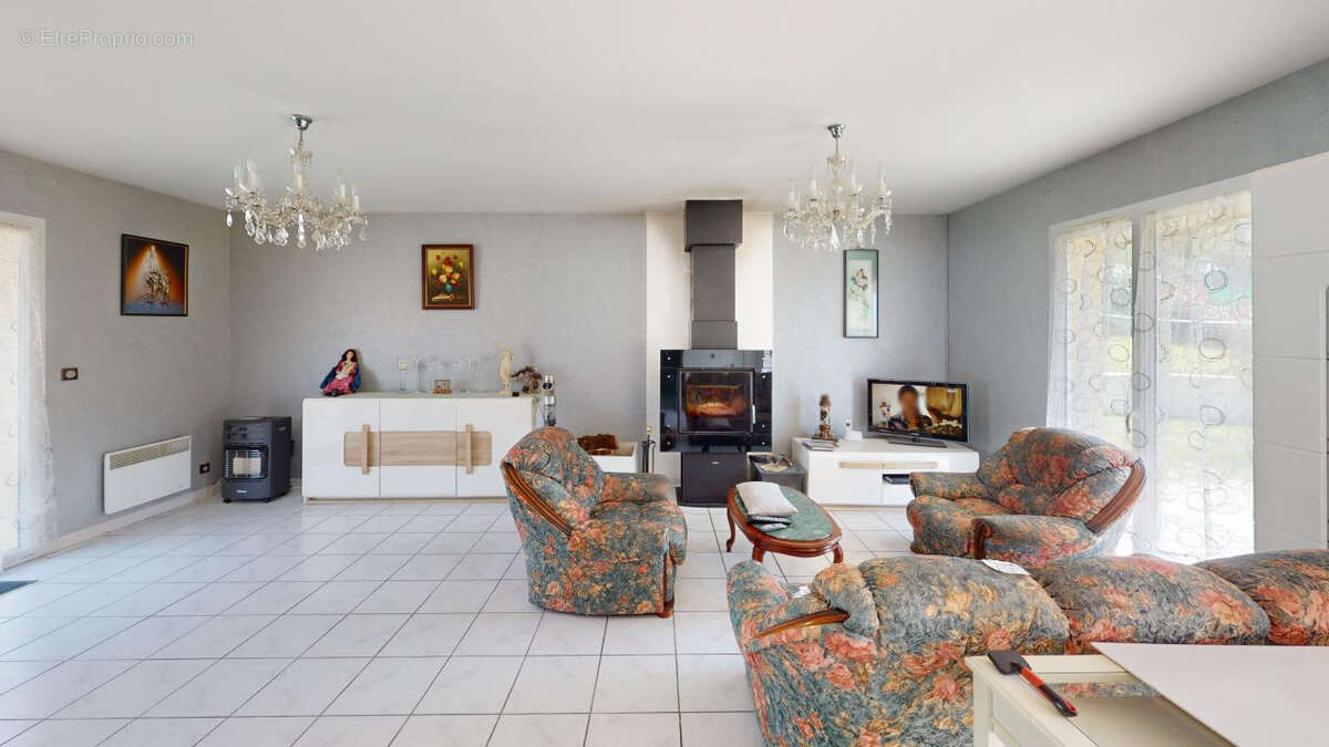 Maison à CREYS-MEPIEU