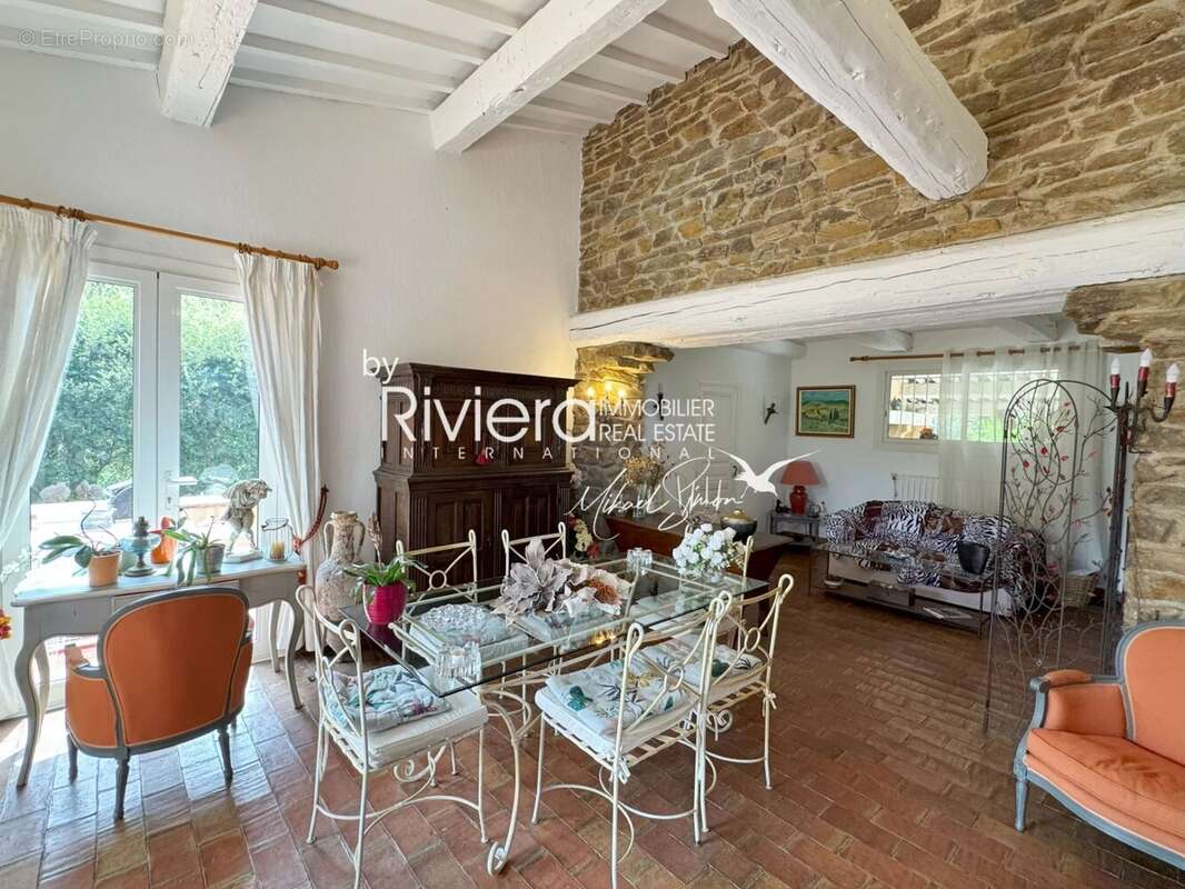 Propriété au charme provençal sur une parcelle de 2821m2 ave - photo 11
