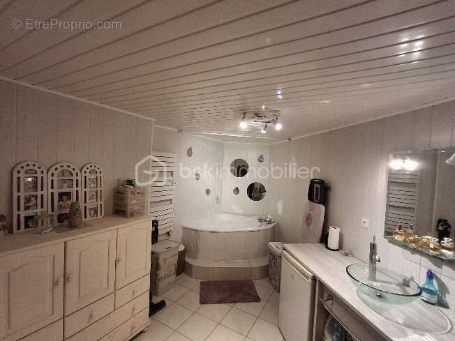 Maison à PLESSIS-SAINT-JEAN