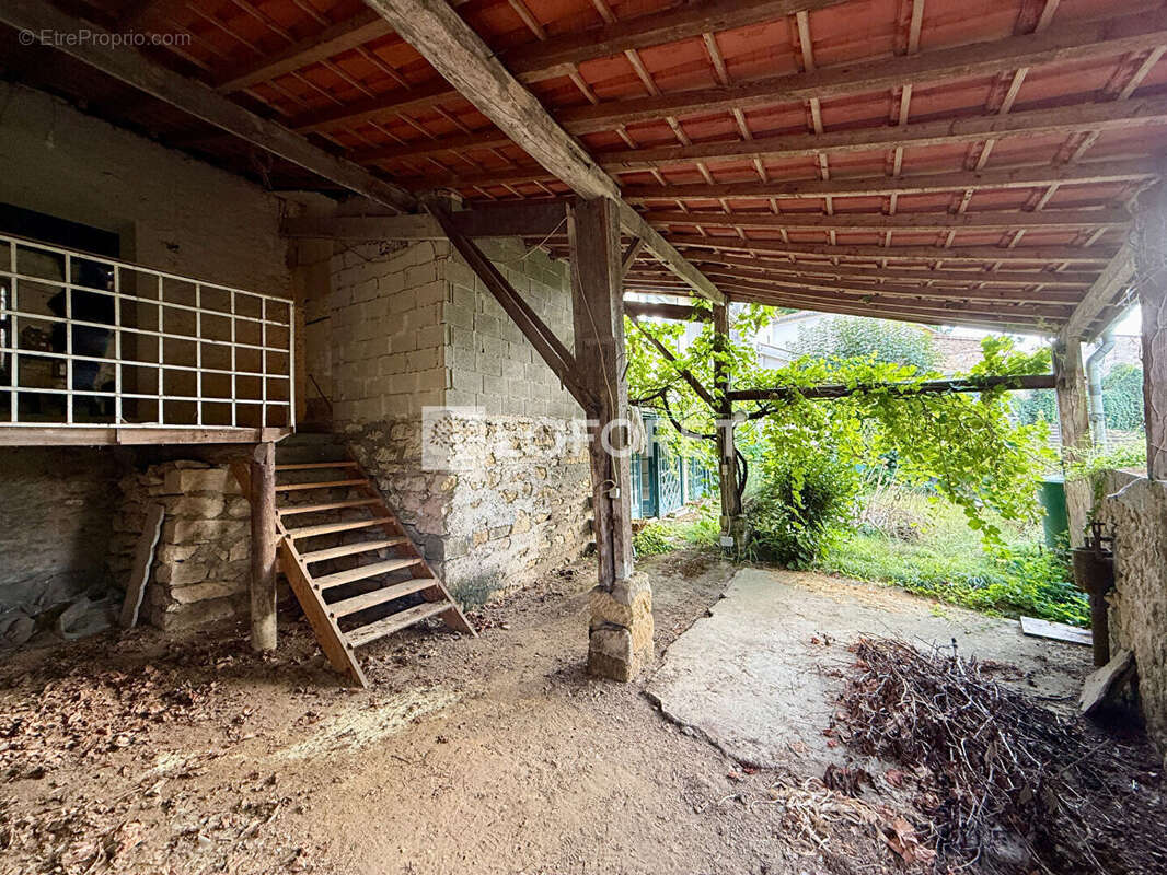 Maison à VERDELAIS