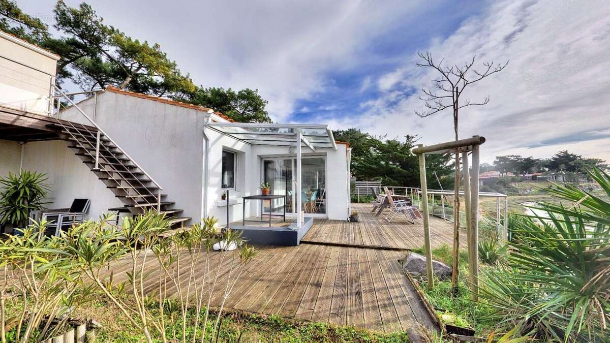 Maison 99 m² à La Tranche-Sur-Mer  - photo 2
