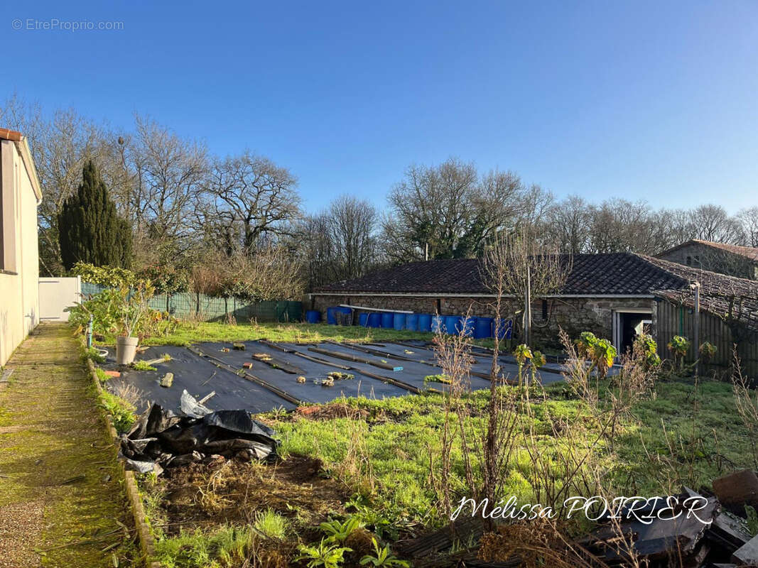 Maison à LES HERBIERS